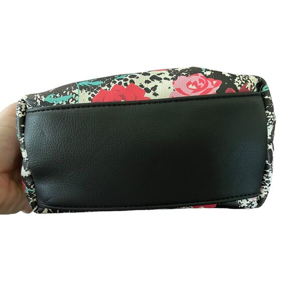 Betsey Johnson Floral Bucket Tote Crossbody NWT - Picture 10 of 10